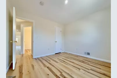 220 Astoria Pl #2, Union Township, NJ 07083 - Photo 6