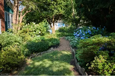 493 Richmond Ave, Maplewood, NJ 07040 - Photo 2