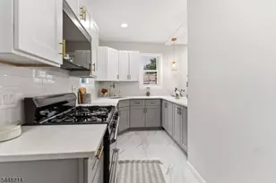 947 William St, Elizabeth, NJ 07201 - Photo 2