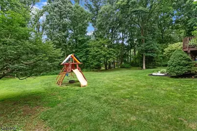 19 Sunrise Dr, Morris Plains, NJ 07950 - Photo 34
