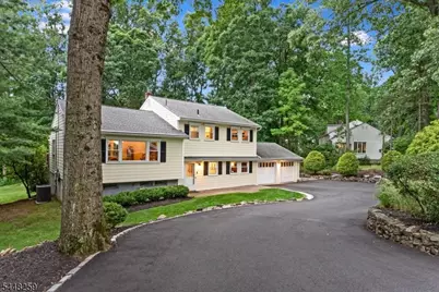 19 Sunrise Dr, Morris Plains, NJ 07950 - Photo 1
