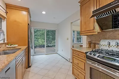 19 Sunrise Dr, Morris Plains, NJ 07950 - Photo 24