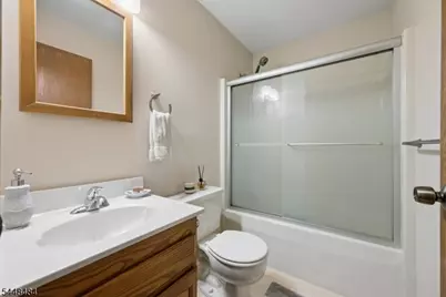 179 Maple St, Bridgewater, NJ 08807 - Photo 16