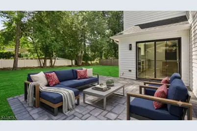 14 Maplewood Dr, Livingston, NJ 07039 - Photo 24