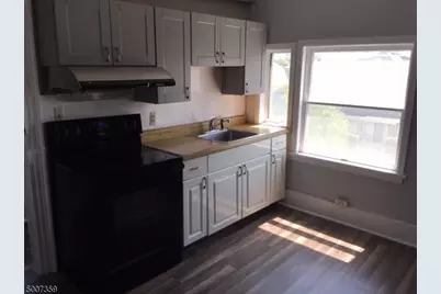 17 Rector St, Millburn, NJ 07041 - Photo 2