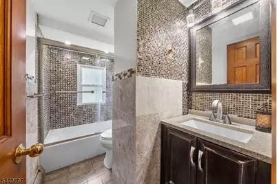 101 Maple Hill Rd, Clifton, NJ 07013 - Photo 16