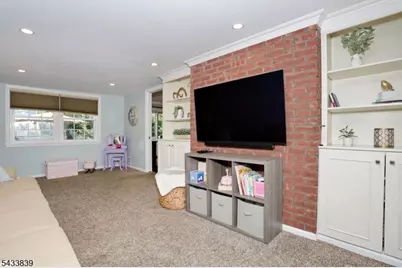 37 Oakley Ter, Nutley, NJ 07110 - Photo 14