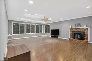 9 E Fox Chase Rd, Chester, NJ 07930 - Photo 4