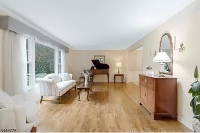 8 Mansfield Ct, Mendham, NJ 07945 - Photo 4
