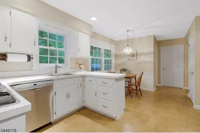8 Mansfield Ct, Mendham, NJ 07945 - Photo 10