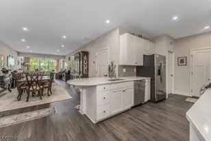 16 Sparrowhawk St, Washington Township, NJ 07882 - Photo 2