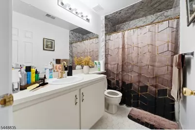 25 Holly St, Jersey City, NJ 07305 - Photo 16