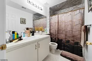 25 Holly St, Jersey City, NJ 07305 - Photo 16