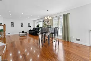 25 Holly St, Jersey City, NJ 07305 - Photo 4