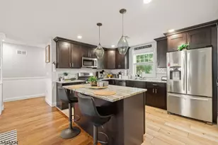 322 Mcguire Pl, Perth Amboy, NJ 08861 - Photo 4