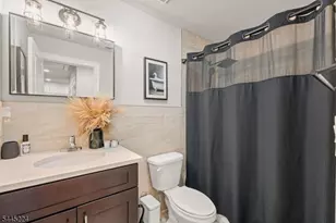 322 Mcguire Pl, Perth Amboy, NJ 08861 - Photo 20