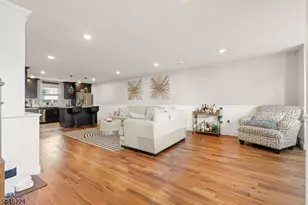 322 Mcguire Pl, Perth Amboy, NJ 08861 - Photo 10