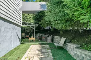 25 Gillette Rd, Long Hill Township, NJ 07933 - Photo 30