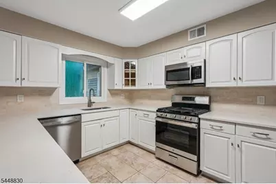 12 Apache Rd, Wayne, NJ 07470 - Photo 16