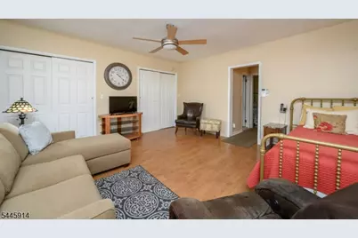 94 Van Buren St, Newark, NJ 07105 - Photo 14