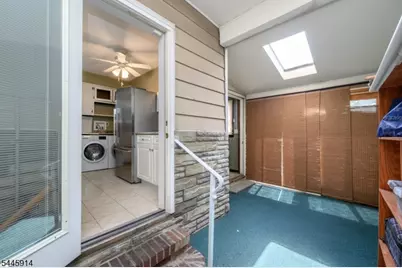 94 Van Buren St, Newark, NJ 07105 - Photo 10