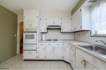 94 Van Buren St, Newark, NJ 07105 - Photo 6