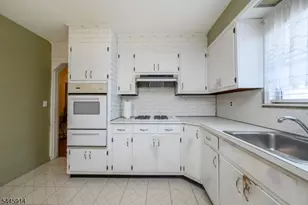 94 Van Buren St, Newark, NJ 07105 - Photo 6