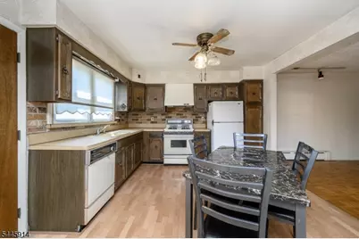 94 Van Buren St, Newark, NJ 07105 - Photo 20