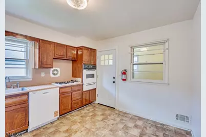 52 Johnson Ave #2, Cranford Township, NJ 07016 - Photo 8