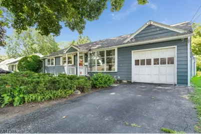 711 4th St, Belvidere, NJ 07823 - Photo 2