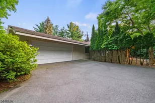 29 Wayside Pl, Montclair, NJ 07042 - Photo 42
