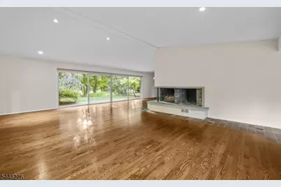29 Wayside Pl, Montclair, NJ 07042 - Photo 4
