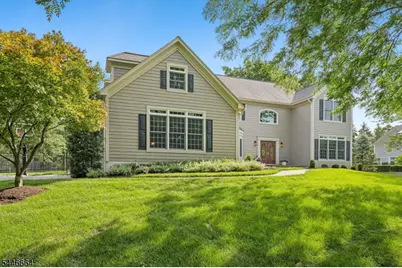4 Hawkes Ct, Bridgewater, NJ 08807 - Photo 2