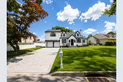 27 Grandview Dr, Wayne, NJ 07470 - Photo 2