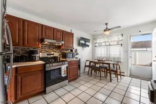 30 Warren St, Carteret, NJ 07008 - Photo 8