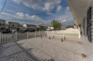 30 Warren St, Carteret, NJ 07008 - Photo 4