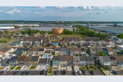 30 Warren St, Carteret, NJ 07008 - Photo 22