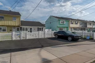 30 Warren St, Carteret, NJ 07008 - Photo 2