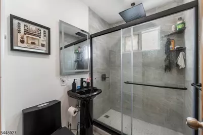 30 Warren St, Carteret, NJ 07008 - Photo 14