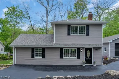 385 Maxim Dr, Hopatcong, NJ 07843 - Photo 8