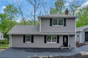 385 Maxim Dr, Hopatcong, NJ 07843 - Photo 8