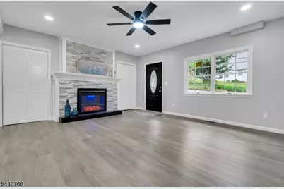 385 Maxim Dr, Hopatcong, NJ 07843 - Photo 10