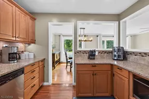 202 Tuttle St, Green Brook Township, NJ 08812 - Photo 10
