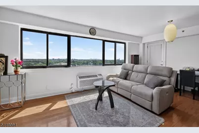 60 Parkway Dr #10C, East Orange, NJ 07017 - Photo 2