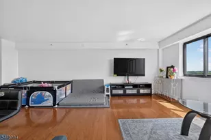 60 Parkway Dr, East Orange, NJ 07017 - Photo 8