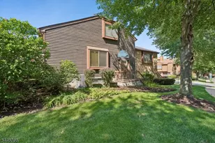 61 Hickory Hill Ct, Rockaway Township, NJ 07866 - Photo 2