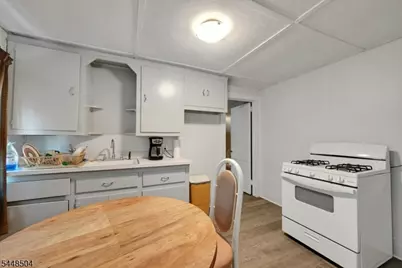 111 Van Winkle Ave, Hawthorne, NJ 07506 - Photo 16