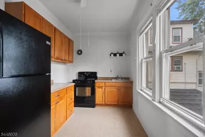 281 19th Ave, 2nd Flr, Paterson, NJ 07504 - Photo 10
