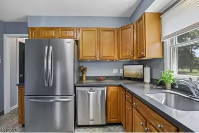 8 Windsor Rd, West Milford, NJ 07480 - Photo 12