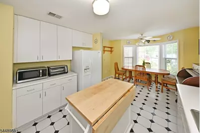 354 Stiles Ct, West Orange Township, NJ 07052 - Photo 6